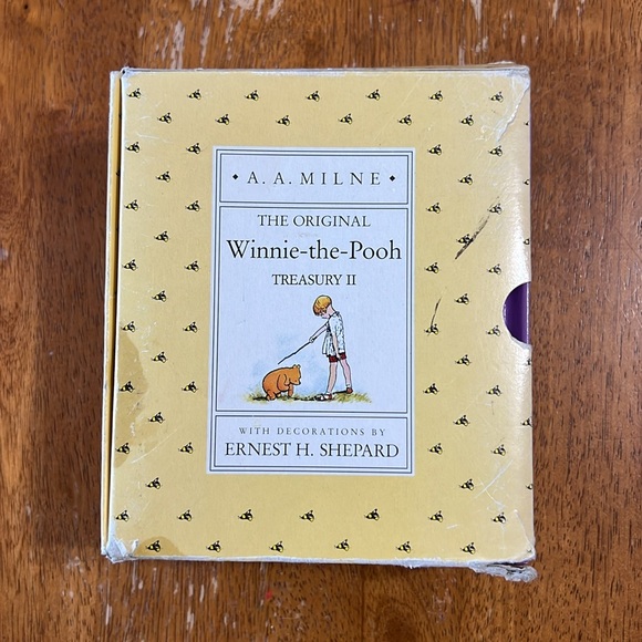 The Original Winnie the Pooh Treasury II - Picture 3 of 6